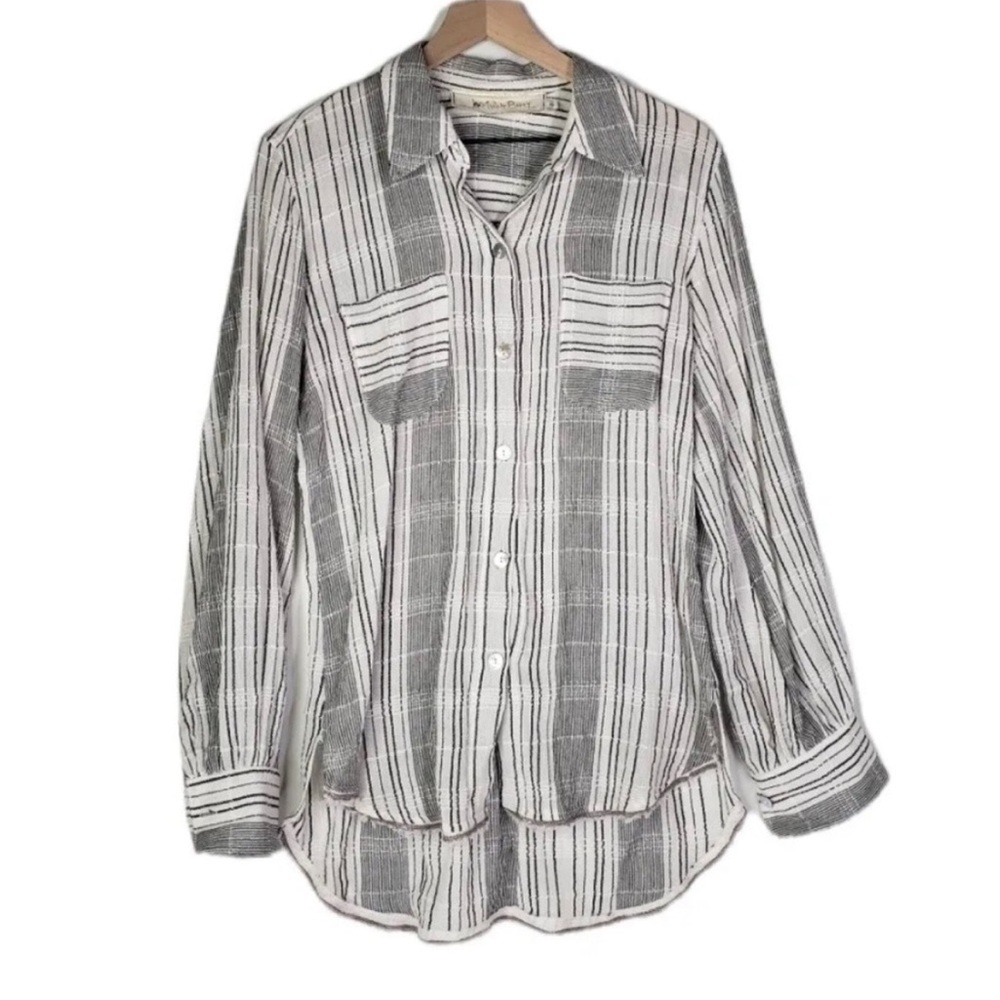 Jen’s pirate booty striped button up top M